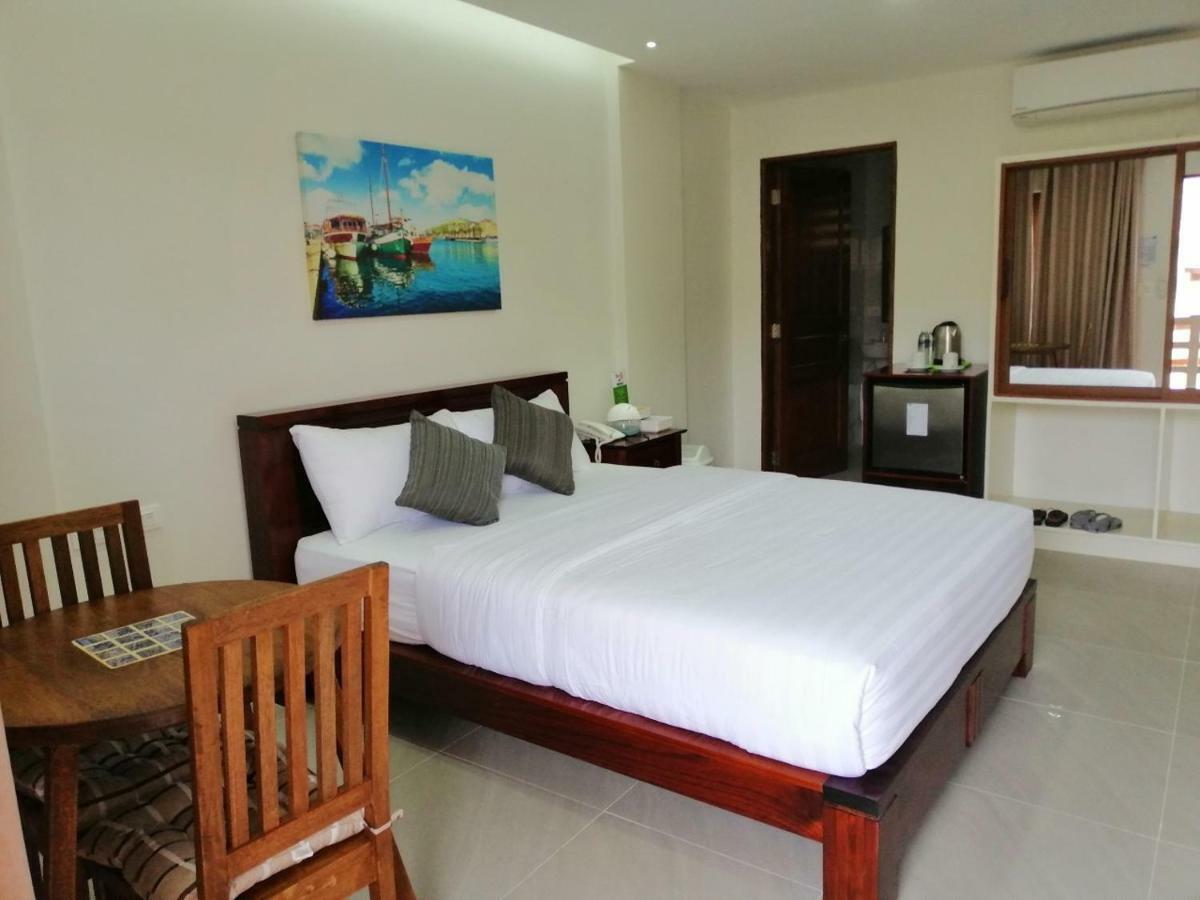 Nirvana Resort Puerto Galera Kültér fotó