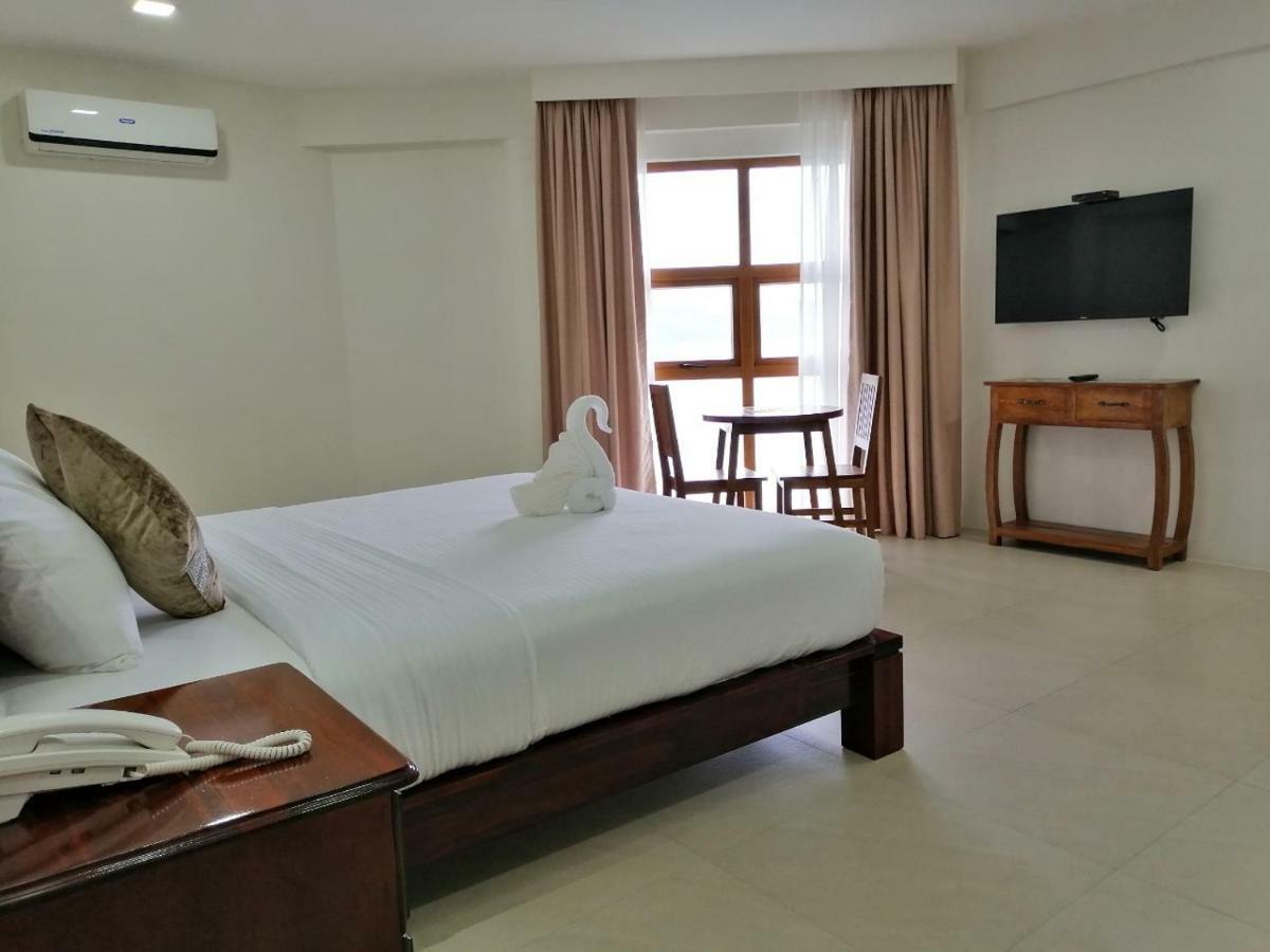 Nirvana Resort Puerto Galera Kültér fotó
